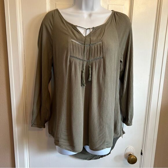 Mudd olive green top  - Picture 1 of 5
